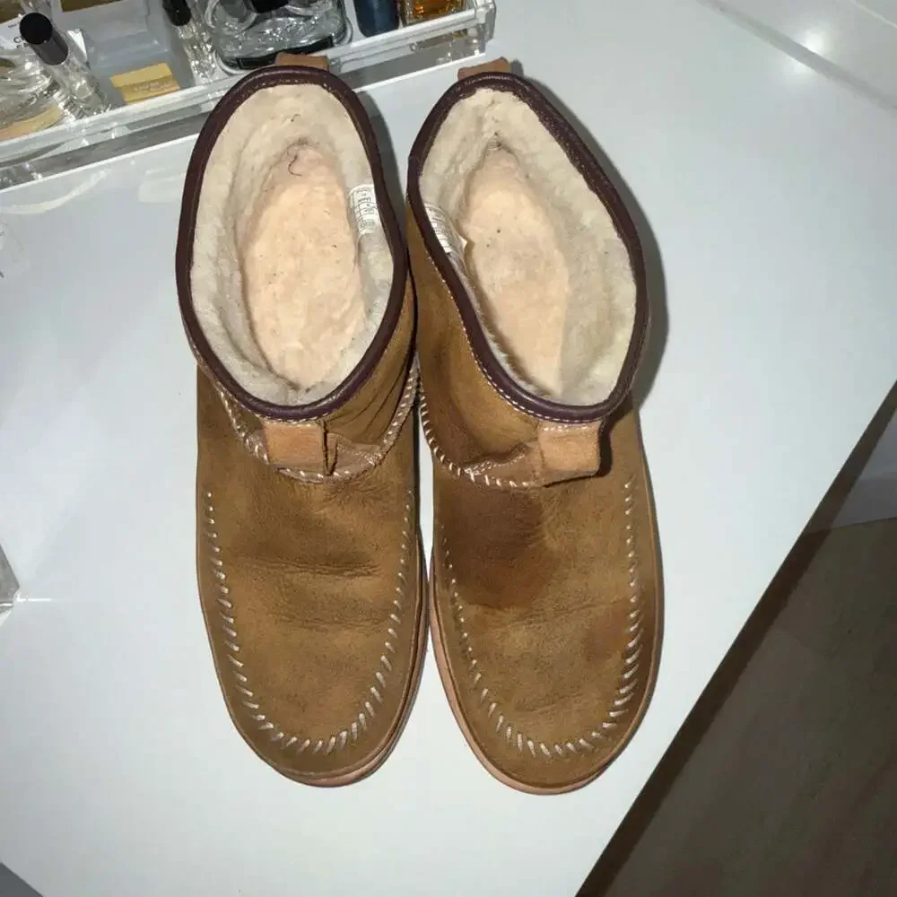 UGG Men's Campfire Pull-On Bomber Boot Chestnut Leather Sheepskin